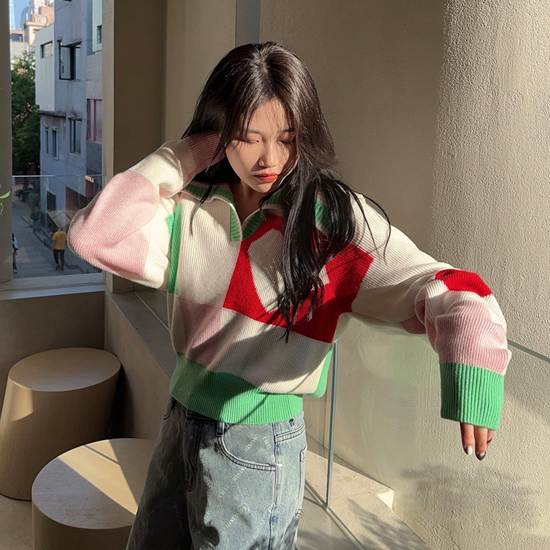 多色块拼接翻领T恤领羊绒衫毛衣