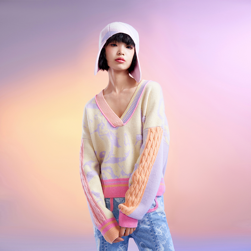 独特生肖V领长袖提花休闲羊绒衫