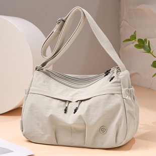 超轻便尼龙布斜挎包女休闲百搭旅行单肩包上班通勤多层大容量包包