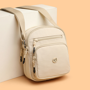 超轻便尼龙布包女斜挎包包2025新款大容量多隔层旅游单肩包帆布包