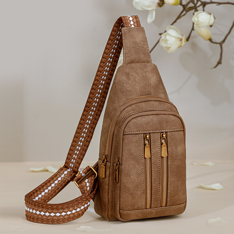 复古软皮胸包女大容量时尚女士单肩休闲百搭胸前背包旅行斜挎包