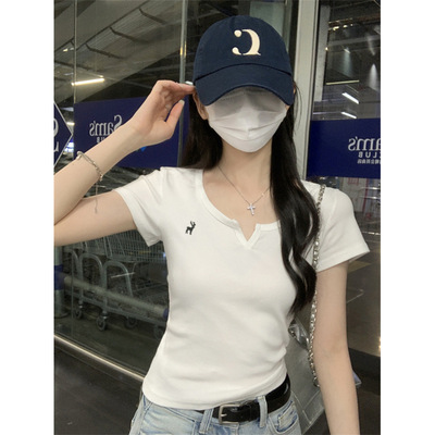 T恤女2025夏季别致小鹿标刺绣v领短袖显瘦短款辣妹风上衣跨境