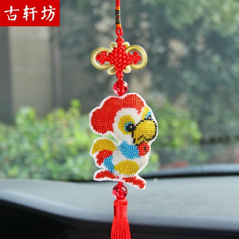 绣好的成品手工珠绣生肖鸡车挂饰