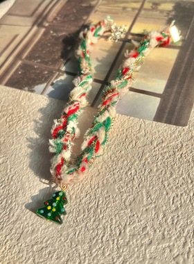 女红绿毛绒圣诞树项链