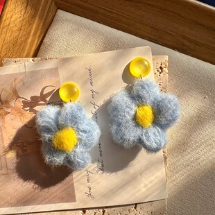 秋冬氛围感毛线花朵耳环黄蓝撞色钩织花花度假风气质款耳夹耳饰女