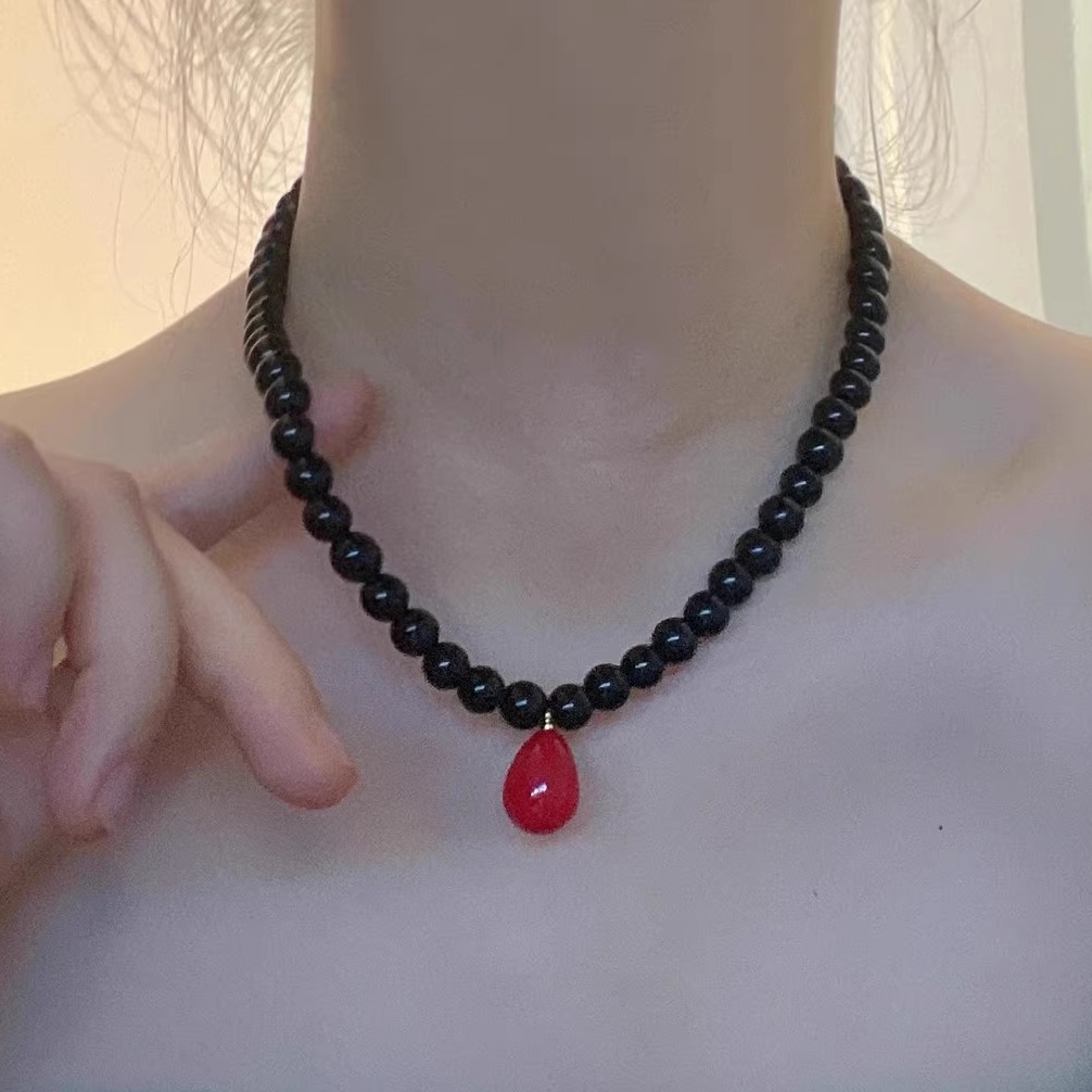 复古黑色串珠红色水滴吊坠项链女