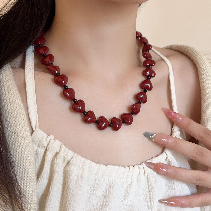 法式复古简约红色爱心串珠项链女