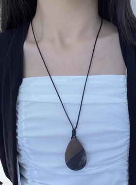 复古民族风黑皮绳木质吊坠项链女小众设计长款可调节毛衣链锁骨链