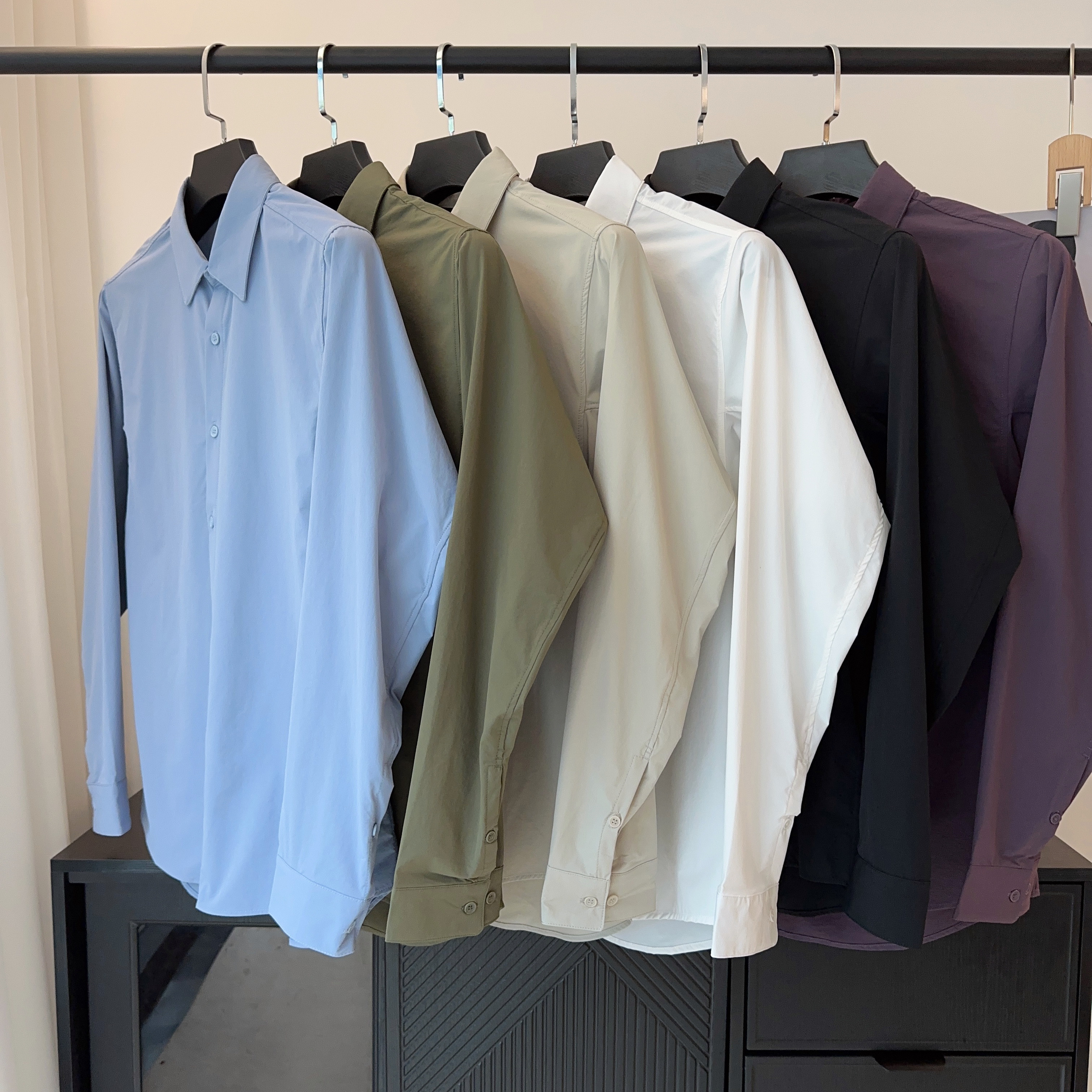 可拆卸领撑设计，衣领更加有型