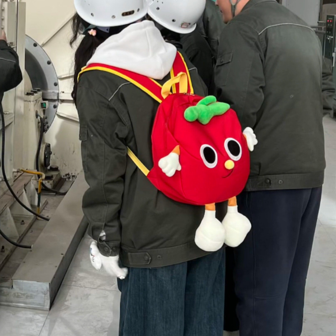 可爱卡通动漫苹果书包布款大容量百搭搞怪立体丑萌大嘴巴双肩包女