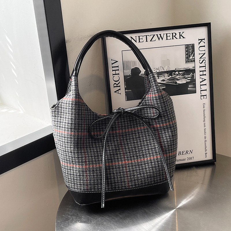 格子帆布包女2025新款韩版时尚手提休闲百搭通勤腋下包水桶单肩包