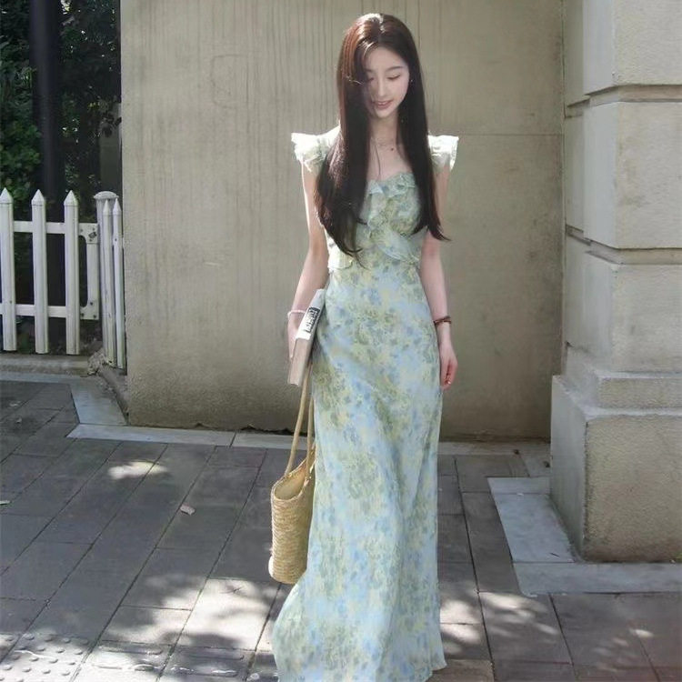 法式碎花裙小飞袖连衣裙女装夏季清新淡雅气质海边度假风收腰裙子