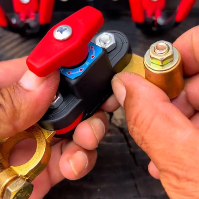 电瓶断电开关汽车 2025 最新款防漏电亏电手动自动保护好用神器