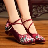 新款 丝光缎面绣花布鞋 复古民族风广场舞鞋 粉黛春夏季 小高跟婚鞋 女