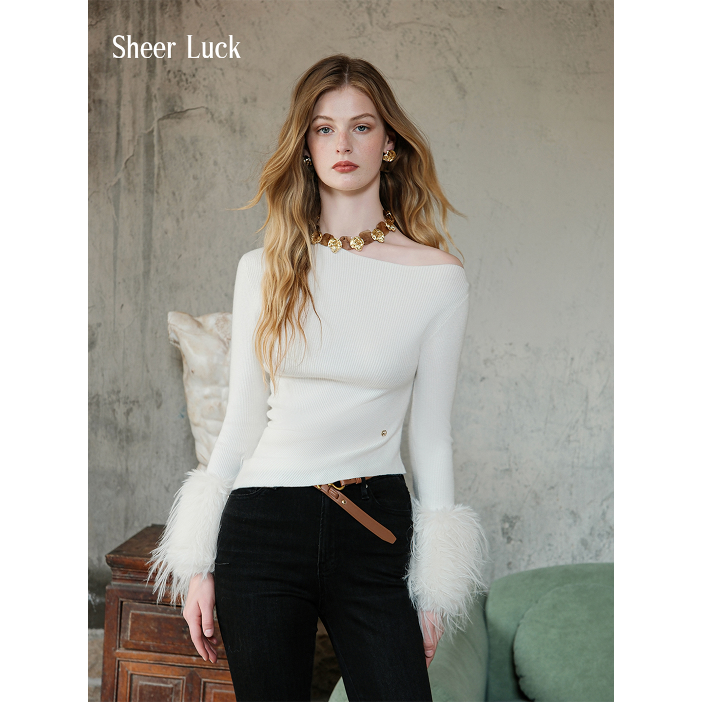 优雅露肩针织打底上衣