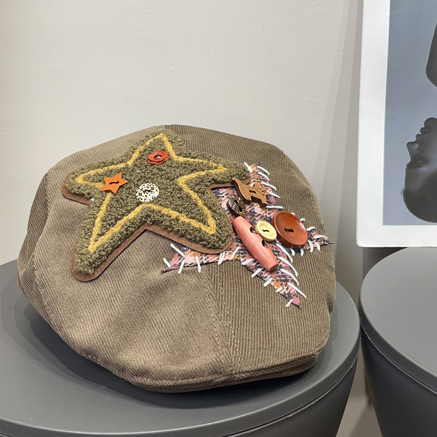 复古灯芯绒星星贴布前进帽女秋冬保暖时髦百搭显脸小贝雷报童帽子