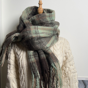 韩系复古高级感薄荷曼波绿格子仿羊绒围巾女秋冬保暖防风护脸围脖