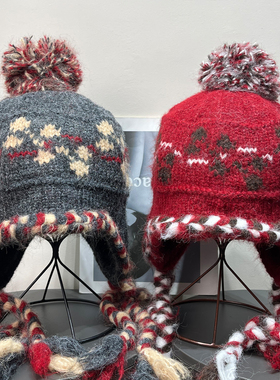 川西草原复古费尔岛提花毛线帽女秋冬保暖护耳帽毛球针织帽子潮