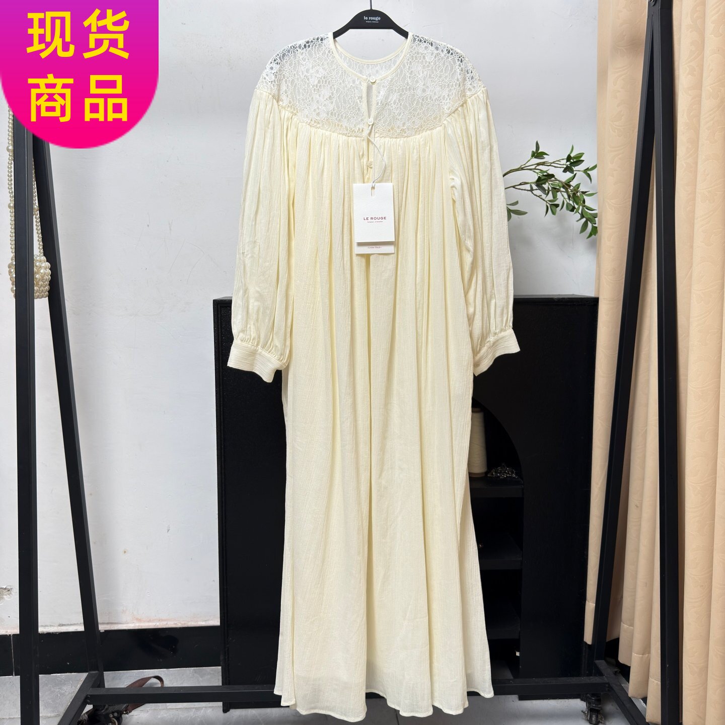 复古镂空蕾丝拼接灯笼袖连衣裙