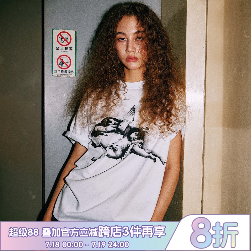 WHOOSIS（不知其名）烫钻睡天使短袖T恤夏季简约美式校园情侣男潮