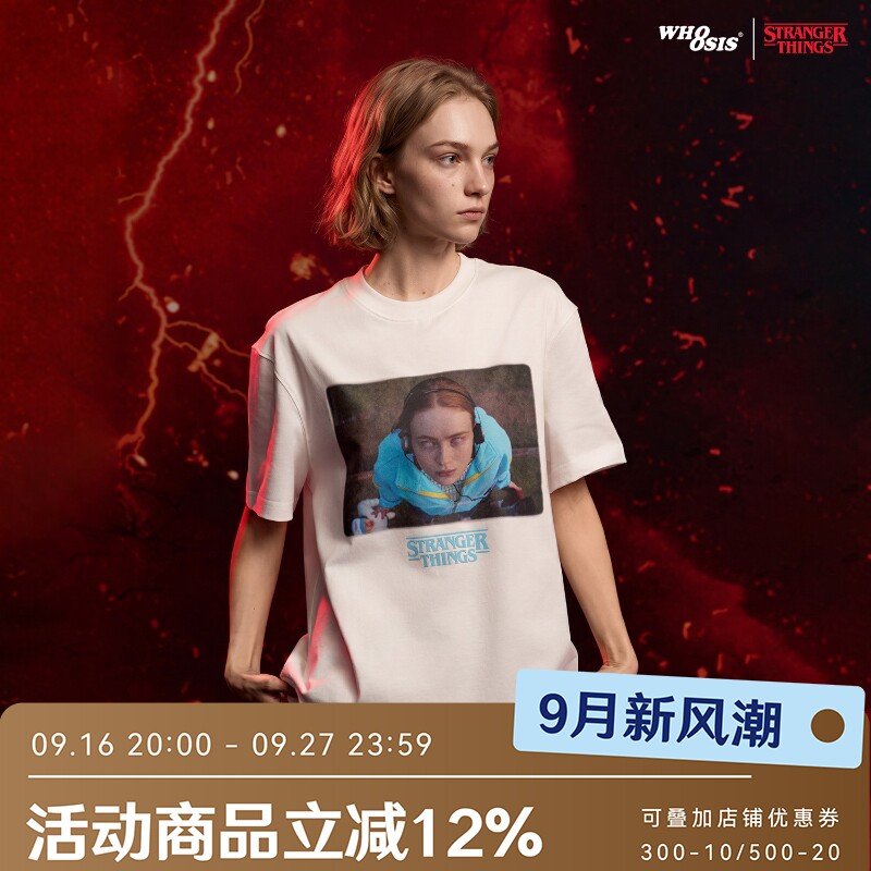 【怪奇物语官方联名】WHOOSIS Max人物图案印花短袖T恤休闲风男女图片