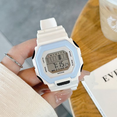 偷偷藏不住赵露思桑稚同款手表