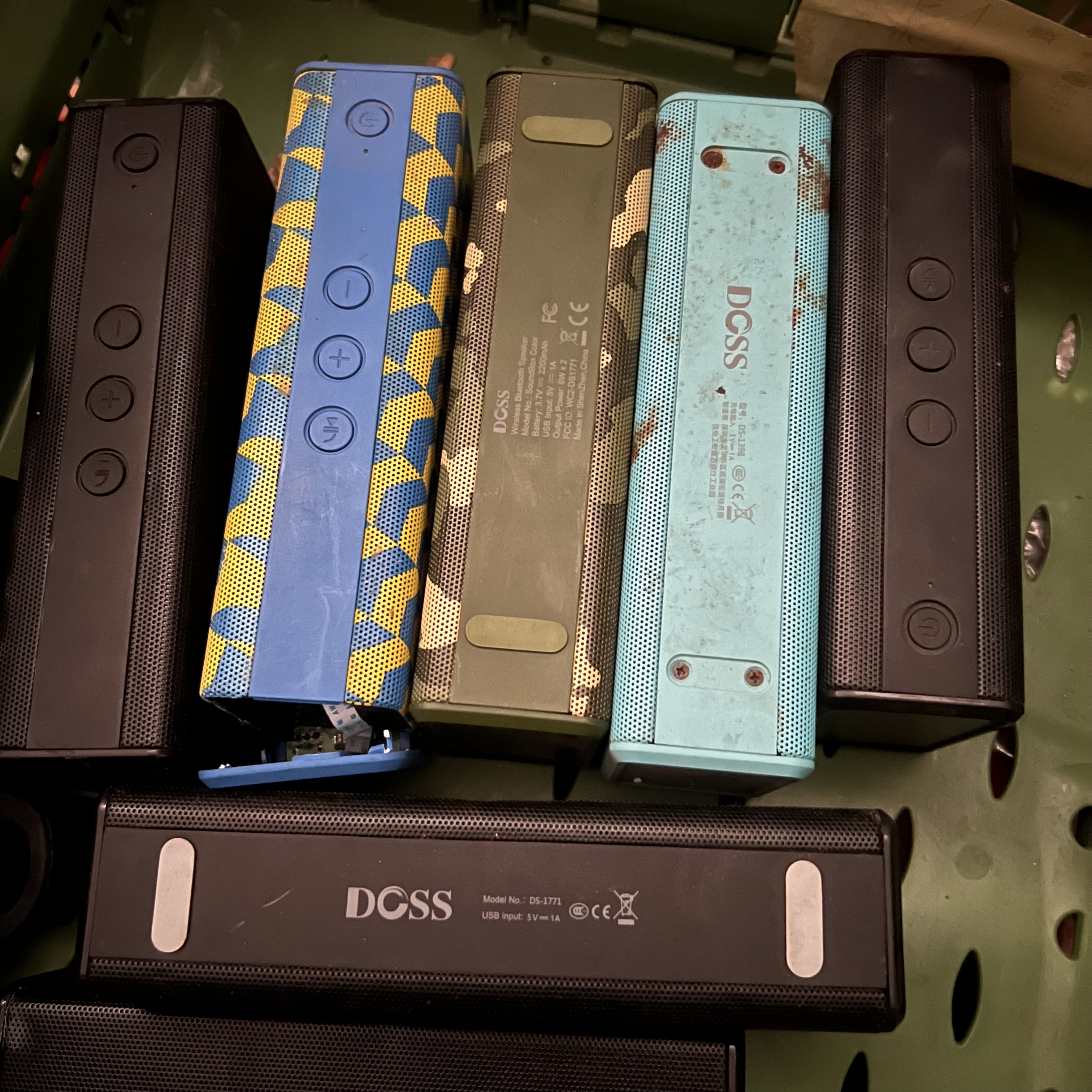 工厂清仓货 品牌1771蓝牙音箱音响无线蓝牙插卡便携式6W+6W功率