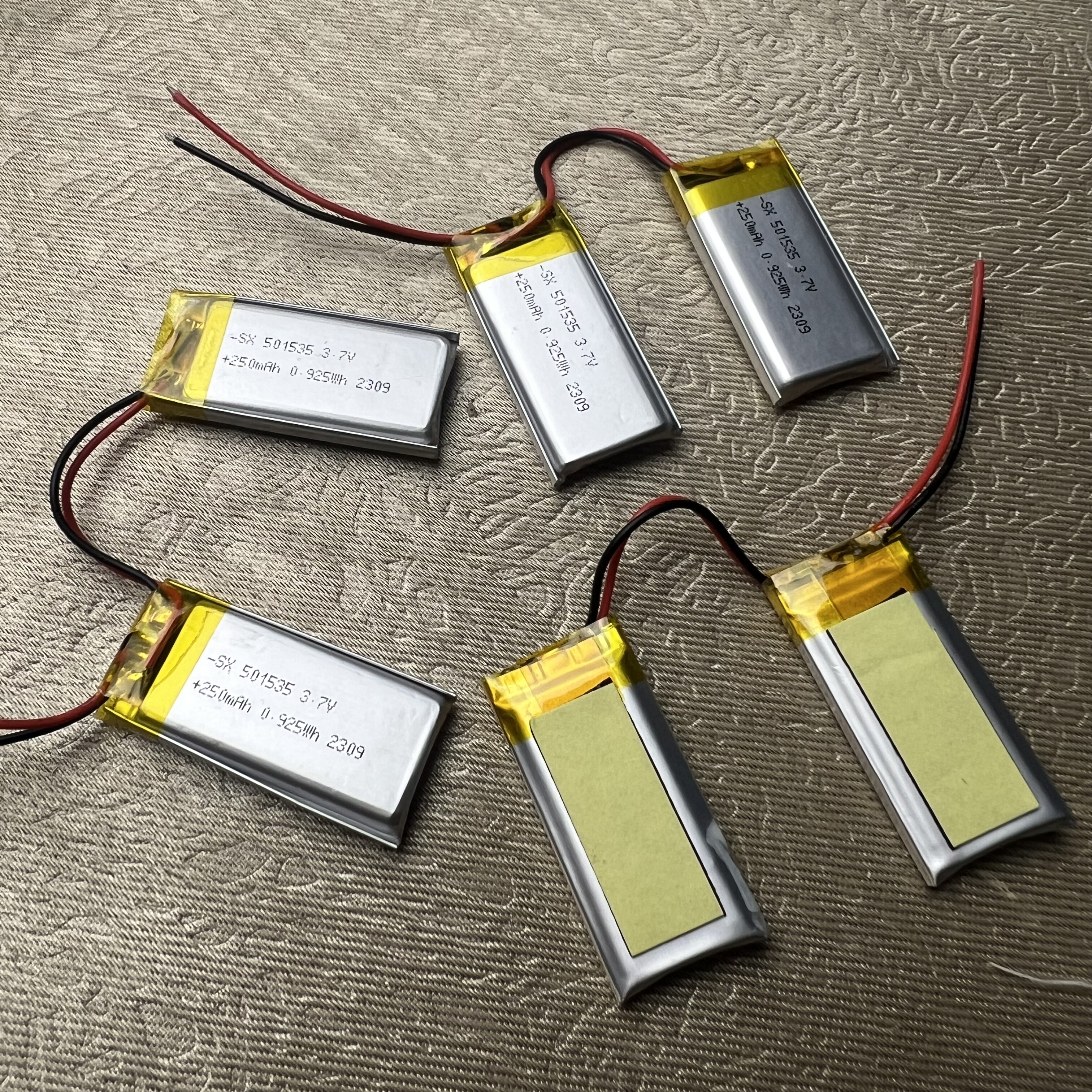 2片501535并联聚合锂电池软包3.7V蓝牙音箱智能手环录音笔500mah