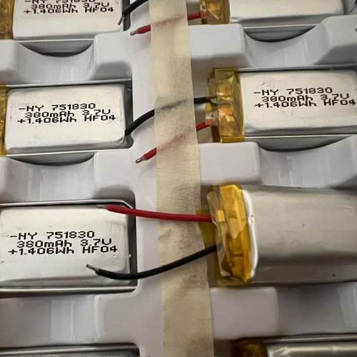 3.7V聚合物400mAh录音笔