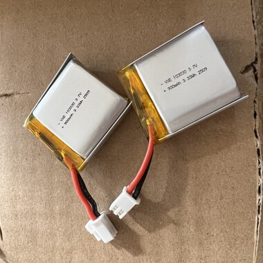 3.7V聚合物软包锂电池900mah耳机充电仓不带保护板103030