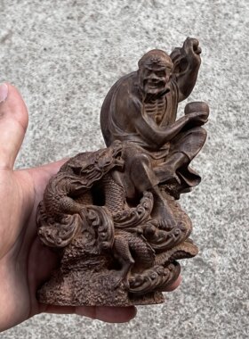沉香木雕十八罗汉之降龙罗汉实木