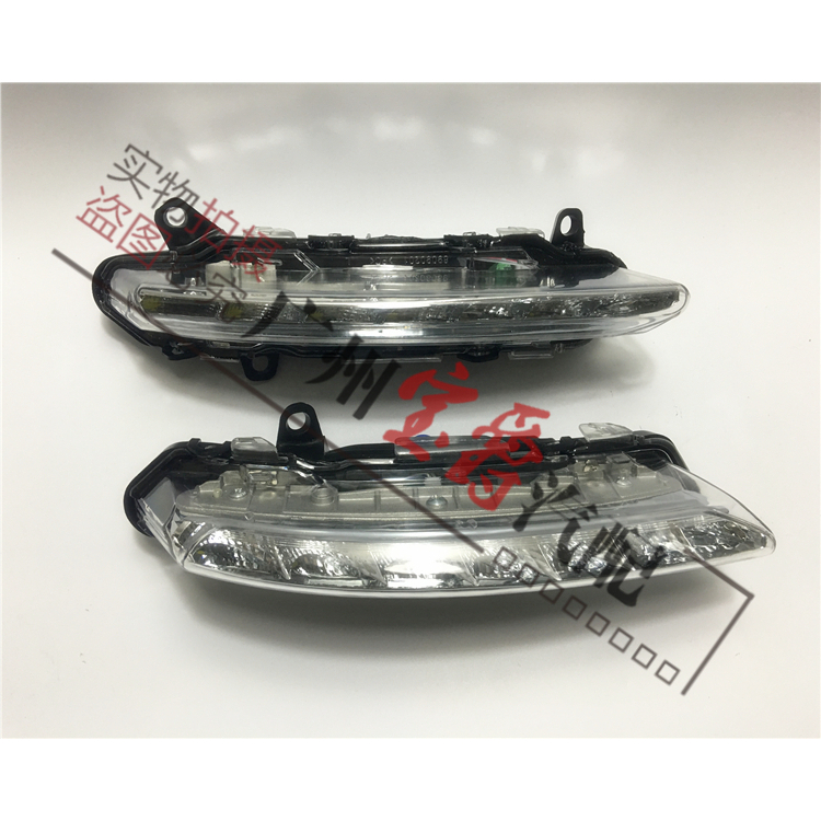 奔驰w218日间行车灯雾灯杠灯