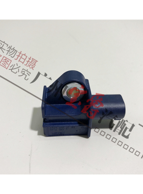 适用奔驰W204前杠W218加速CLS300碰撞CLS350传感器GLK350感应器