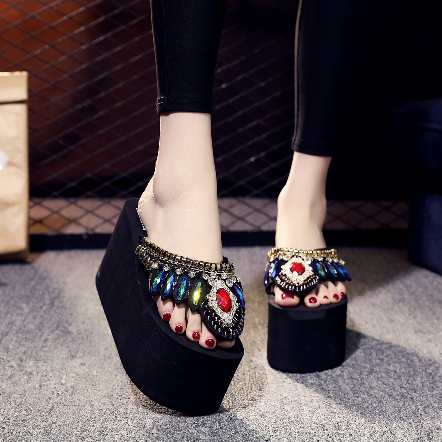 高跟新款韩版百搭网红沙滩鞋凉拖