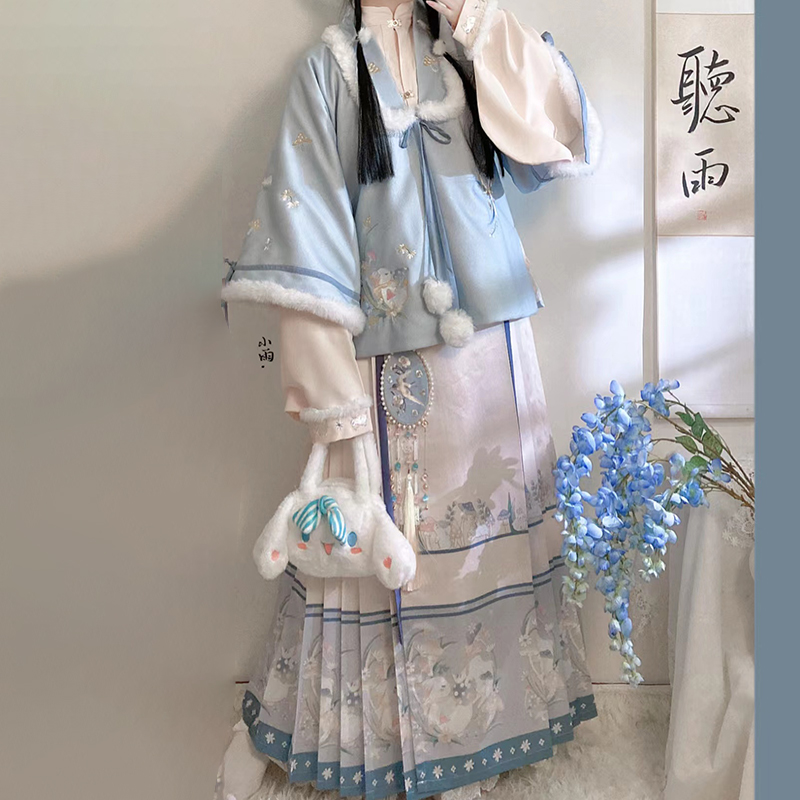 明制比甲马面裙立领琵琶袖刺绣