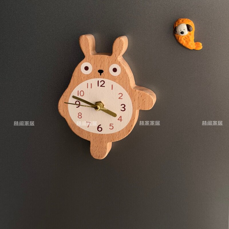 龙猫磁吸静音免打孔冰箱时钟