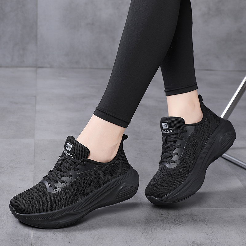黑色网面广场舞鞋透气轻便软底
