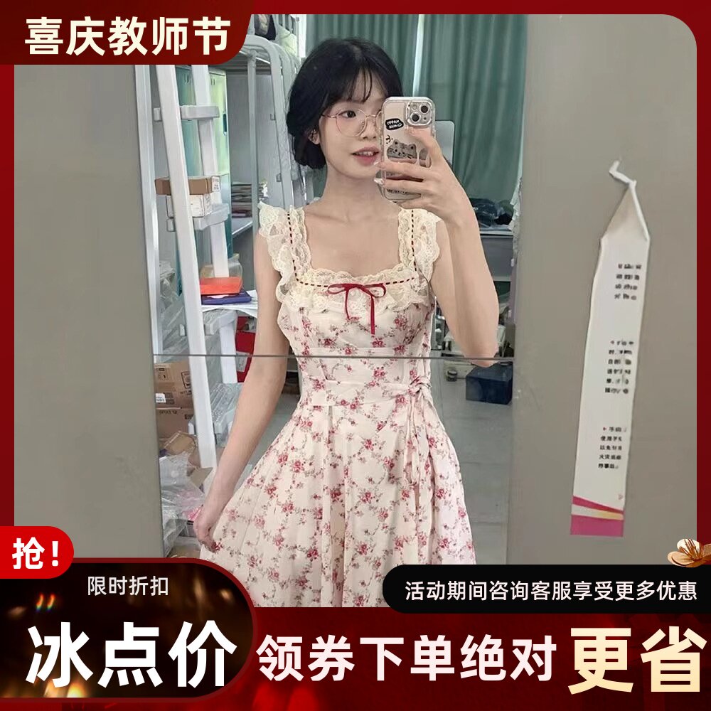 法式甜美方口领蕾丝拼接超仙碎花连衣裙