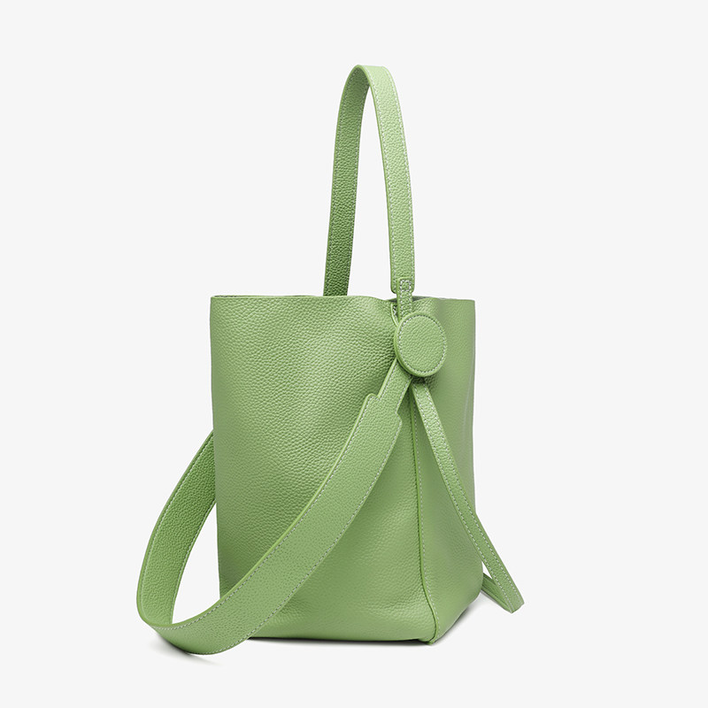 水桶包真皮女包2024新款头层牛皮托特通勤女包大容量休闲单肩斜挎