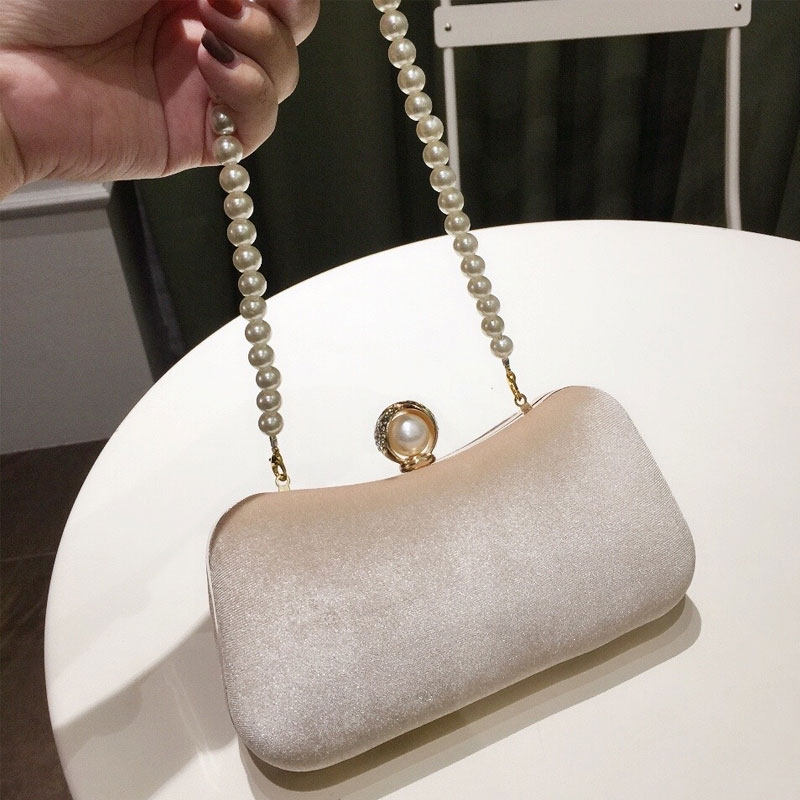 百搭款晚宴礼服手拿包图片
