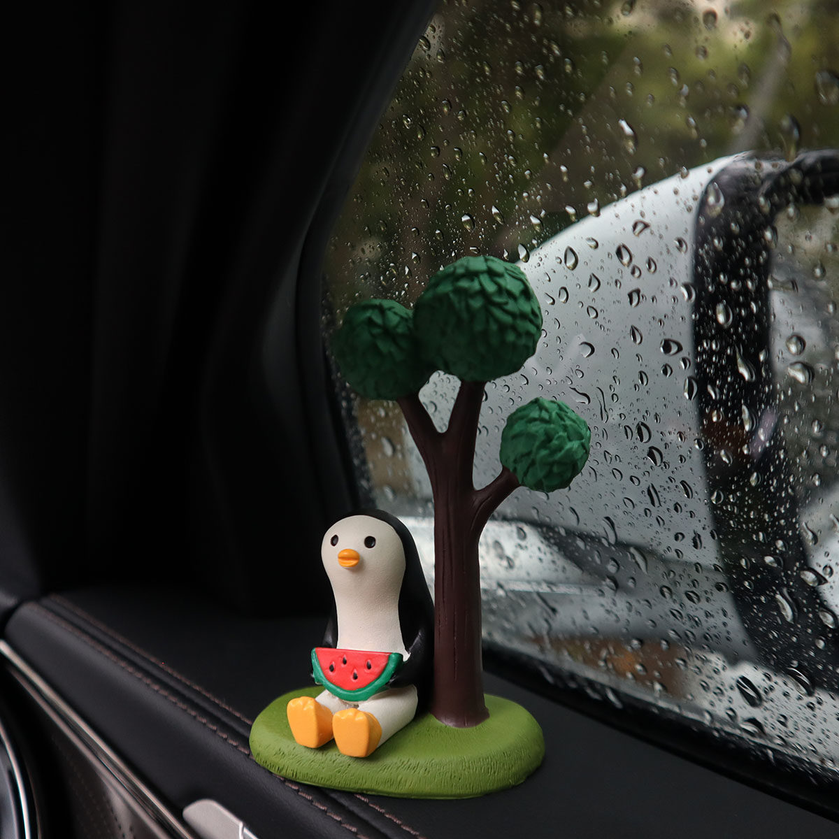 树下吃西瓜的夏天～可爱小清新治愈系小猪企鹅中控台汽车摆件公仔
