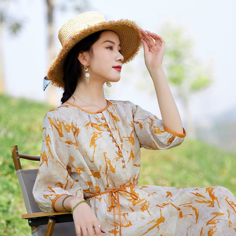 滔语圆领盘扣几何印花系带大码苎麻连衣裙女小清新文艺复古风日常