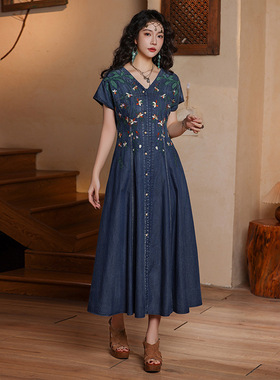 2025年新款春季复古v领小众设计法式浪漫短袖牛仔刺绣连衣裙82732