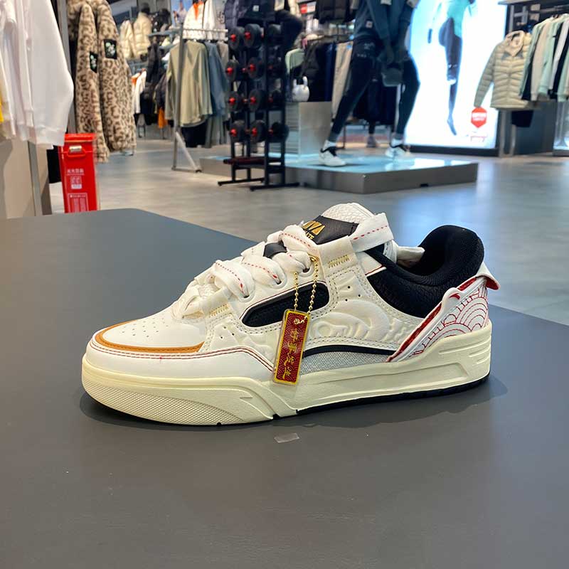 安踏系带女子低帮休闲板鞋