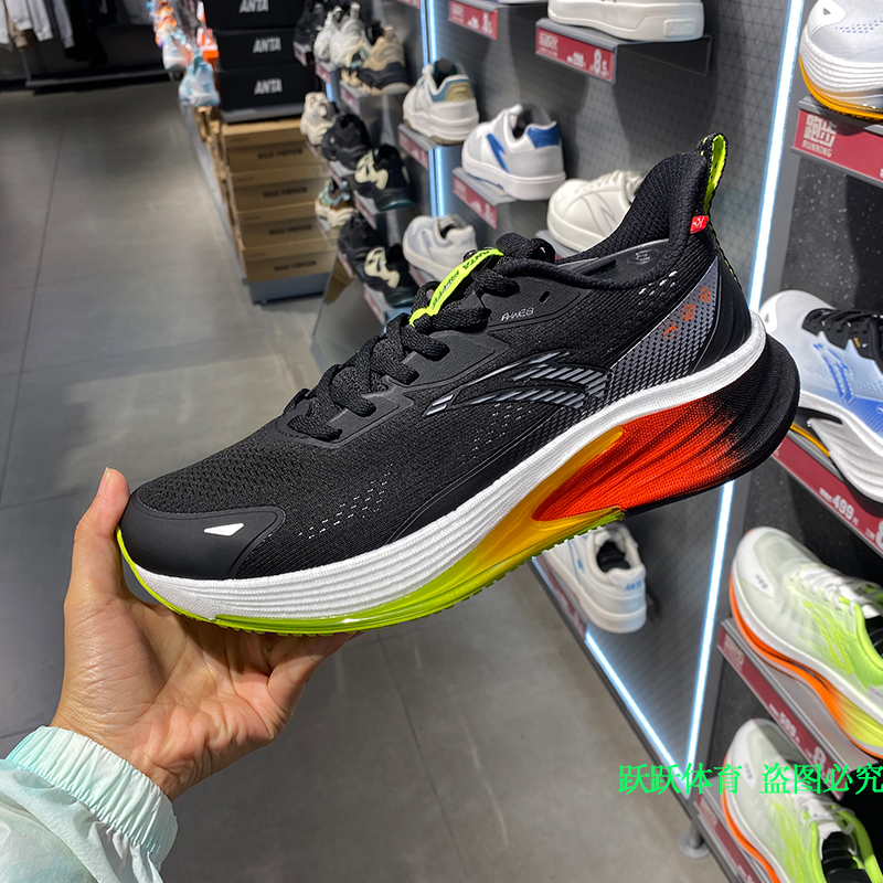 安踏男子跑步运动鞋防泼水
