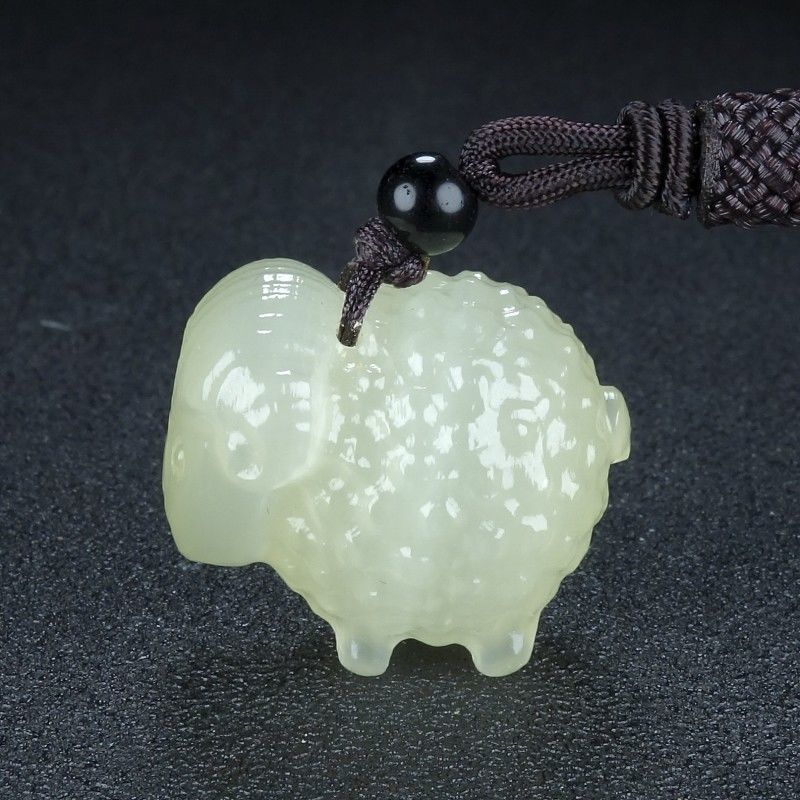 精雕正品和田玉生肖羊吊坠晴水浅青玉萌宠小羊玉坠绵羊玉石挂件女