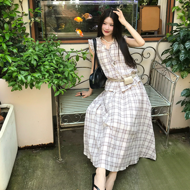 现货新款2026夏季高级感格子无袖衬衫半身裙长裙两件套套装女夏
