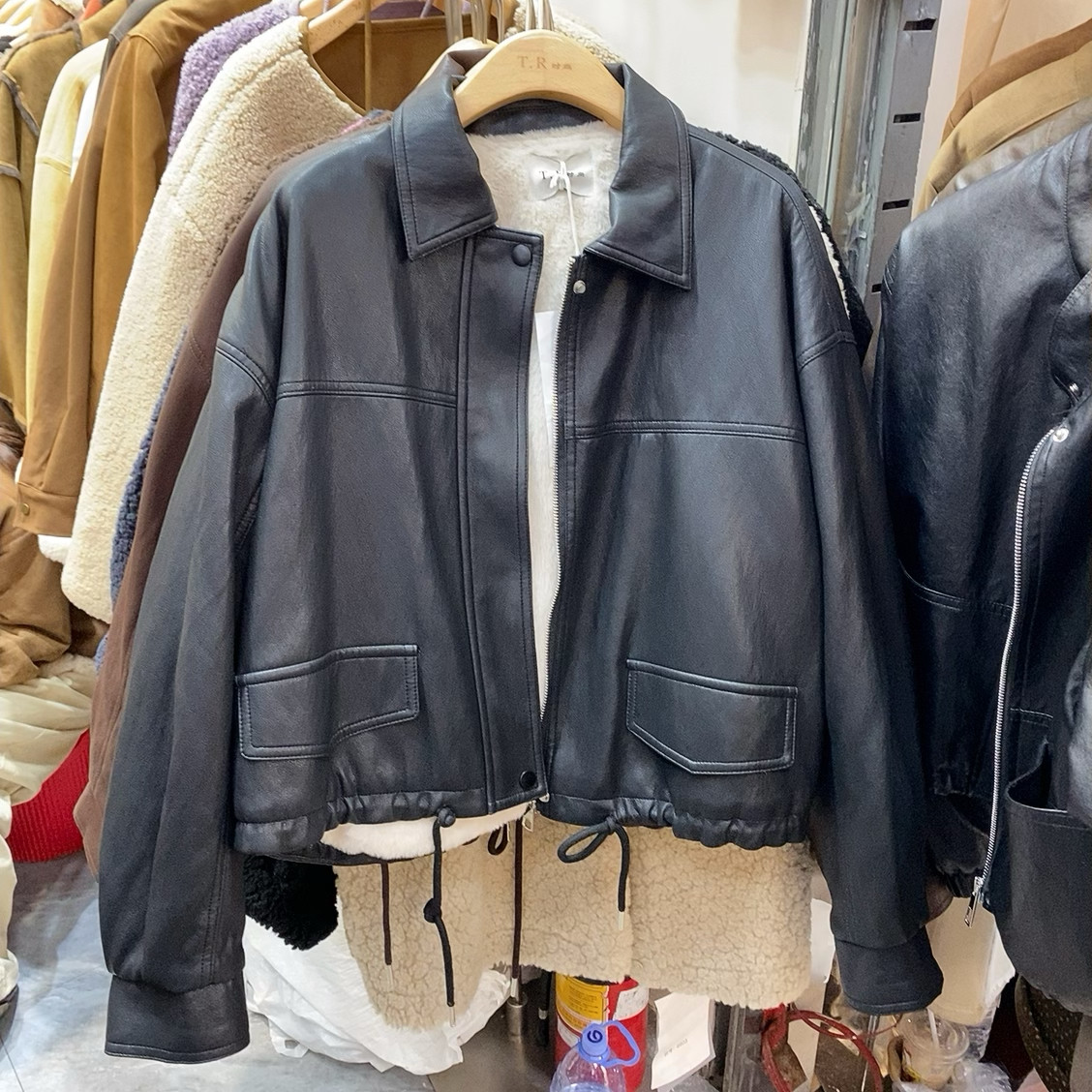 复古美拉德加绒皮衣外套女2025冬季新款下摆抽绳小个子机车服 - 封面