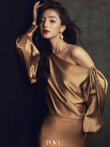 Модный журнал, платье, новая коллекция, яркий броский стиль, изысканный стиль