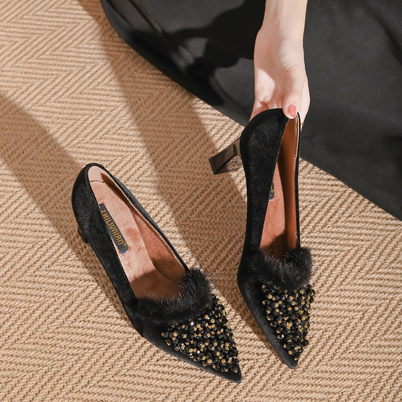 法式毛毛尖头高跟鞋女秋冬加绒串珠浅口单鞋保暖加绒不累脚